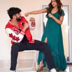 Manisha Rani Instagram - Music video update : Baat chalra hai😂
