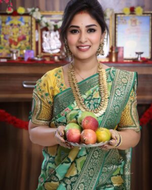 Manjula Paritala Instagram - #allabt sathyanarayanaswamy pooja at home #fullvideoonyoutube #manjulanirupam #linkinbio👆 
#banarasisaree @banaras_gallery_hyd