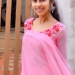 Manjusha Martin Instagram - Cute dress from @vamika_fashion 🥰 cam @maneeshamartin1 ❤️‍🔥