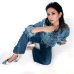 Manvita Kamath Instagram - 🐳🌐 . . . @sandeep.mv @abhilasha_kulkarni @harshasingh512 @varshini_janakiram @thenichelabel . . #denim