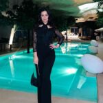 Maryam Zakaria Instagram - Simple and chic, just how I like it 🖤 #ootd #blackoutfit #outfitinspo #classy #elegance #stylish Bastian - At The Top