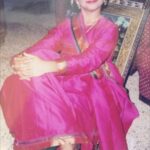 Mohena Singh Instagram - Sunayna Hazarilal ji Padmashree Kathak dancer. My 1st Dance Teacher. She is the reason I have any grace in my movements. She was so expressive , so strict , yet so loving. I remember being excited for her class…. My Kathak class. The only learning I looked forward to… was what she taught us. She made me fall in love with ghungroos, tabla , kurtas , tatkaars. She made me fall in love with Kathak. If only I could meet her again and thank her for those 9years. I was young and nothing made more sense to me than my dance class at Bharatiya Vidya Bhawan. I hope she remembers me. If anyone can make this message reach her or if anyone can give me her contact details… I’ll be forever so greatful. Happy Guru Purnima Miss Sunayna. Thank you for my precious memories. About the last picture… this was my last Kathak Performance with Miss Sunayna. ( I was obviously very very excited for it, hence that face )