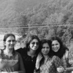 Mohena Singh Instagram - These photos represent such joy & happiness. We’ve had such great times together. You being one of my favourite persons. Now life has changed. Situations have changed. I don’t know how and when we’ll have such pictures again. Life is unpredictable. But one thing I know for sure I’ll always cherish these moments you see in these pictures. They are stored so deep in my heart. Love you always. And miss everything ♥️ Wish you a very Happy Birthday @vasundhrarajlaxmi bhabisa. Have a great great great time today ! #letsrewind #happybirthdayvasu #vasukabirthday #memories