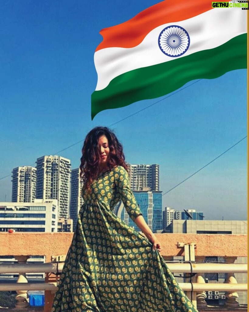 Mrinal Deshraj Instagram - THE SECRET TO HAPPINESS IS FREEDOM AND THE SECRET TO FREEDOM IS COURAGE ♥ : Happiest Republic Day to all my fellow Indians ♥ : #republicday #india #republicdayindia #happyrepublicday #indian #photography #january #indianarmy #republicdayparade #republicdaycelebration #national #photos #photoshop #jaihind #patriots #love #editingapps #lightroom #picsart #manipulation #cbedits #editing #vsco #edits #republic #republicdayofindia #instagram #editings #mreedazzle #mreenaldeshraj ❤ Mumbai, Maharashtra