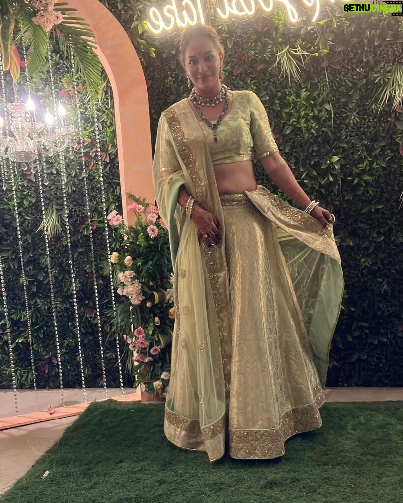 Mrinal Deshraj Instagram - ABUNDANCE OF BLESSINGS, HEALTH, LOVE AND EXCITEMENT TO SHRENU AND AKSHAY! ♥ : I know we missed the events of Baroda but I am thrilled to attend last night’s reception of Shrenu and Akshay. I am glad I got to meet everyone and I wish nothing but the best for this new chapter in my darling Shrenu and Akshay’s lives♥ : Styled by @krishi1606 Outfit @gunninaa15official Accessories @rimayu07 : #reception #wedding#happiness #madeforeachother #happy #couple # love #friends #mreenaldeshraj #mreedaazle ♥