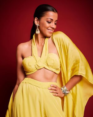 Mugdha Godse Instagram - The outing …. 🌹🌹🌹

Styled by @malkit_gill2697 with @sanjamkaur92
Wearing @kalkifashion
Jewellery @ode_jewels @ascend.rohank
Captured by @tridevsudevan
Styling intern @tanushrreechopra_