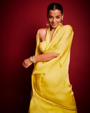 Mugdha Godse Instagram - The outing …. 🌹🌹🌹

Styled by @malkit_gill2697 with @sanjamkaur92
Wearing @kalkifashion
Jewellery @ode_jewels @ascend.rohank
Captured by @tridevsudevan
Styling intern @tanushrreechopra_