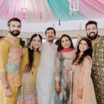 Mukti Mohan Instagram - Magic ✨. Masti 💃. Mehendi 🌸 #kunalkomilimukti @whokunalthakur @muktimohan @neetimohan18 @mohanshakti @nit_thakur Photos : @themadeinheaven