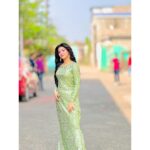 Nabanita Malakar Instagram - I go into peace mode when I wear green…💚☘️💚 📸 @liza_yourbro ☘️ #roopsagoremonermanush #ragini #newlook #sunbangla #svf #trending #trendingreels #trendingsongs #trend #instagram #instagood #instadaily #nabanitamalakar #nabanitamalakar09 #nabanitamalakarofficial #nabanitamalakardoyel Dassani 2 Studio