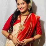 Nabanita Malakar Instagram - Ami Hasi Nanan rokom Hasi, kintu, Akee pose a …… ❤️ Hain etai Caption 🥰😬😎 RAGINI 🌸 #roopsagoremonermanush #trending #trendingreels #trendingsongs #trend #instagram #instagood #instadaily #nabanitamalakar #nabanitamalakar09 #nabanitamalakarofficial #nabanitamalakardoyel Dassani 2 Studio