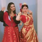 Nabanita Malakar Instagram - #mohini ❤️ Forced her frm 5hours 😂 fr this @liza_yourbro #roopsagoremonermanush #ragini #newlook #sunbangla #svf #zeebangla #tinni #trending #trendingreels #trendingsongs #trend #instagram #instagood #instadaily #nabanitamalakar #nabanitamalakar09 #nabanitamalakarofficial #nabanitamalakardoyel