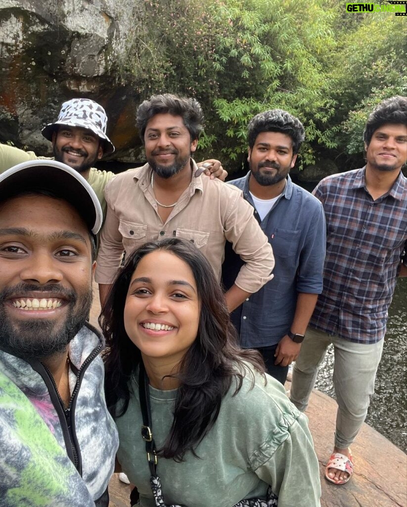 Nakshatra Murthy Instagram - A TREK in Kodai 🌳 ! With my people . Just what we needed. A break from the world. Into the nature 🌲🍃🍂 . #trek #nature #trekking #kodaikanal #kodai #waterfall