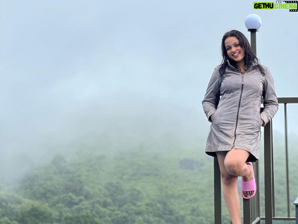Nakshatra Murthy Instagram - My soul longs for deep forest greens 🌳 , grey laced sky …foggy wisps travelling by . ….. Happy soul 🧿☔ Shot by my husband @vijayviruz 😘 ………. #nature #mist #fog #cynefin #nakshatramurthy Wild Planet -Bana Heights