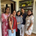 Namrata Shirodkar Instagram – School moms lunch !! My fun bunch meets once a month in rotation of each ones houses and all the boys too 😍😍😍it’s our way of staying connected even though our sons have moved out of school .. A lovely afternoon, filled with laughter, conversation and great food. It was wonderful catching up with all of you! ♥️Smitha ur next 🤗🤗🤗

@sunayanau @vadlamudishilpa @smitharajesh1510 @sandy_kumari1