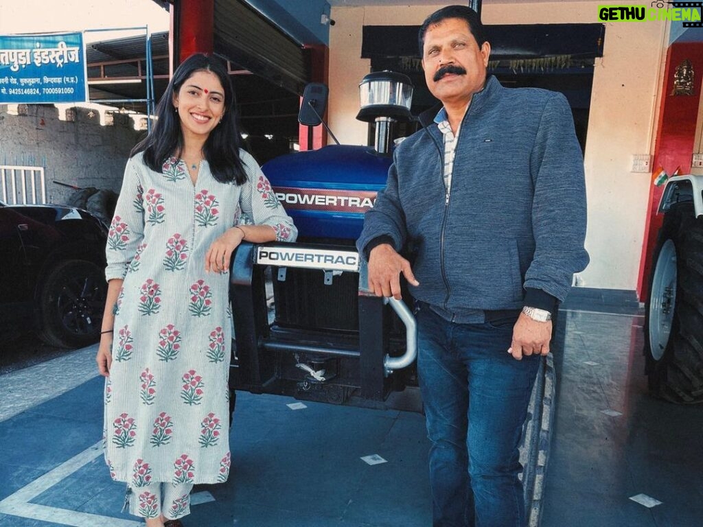 Navya Naveli Nanda Instagram - Powertrac in Chhindwara 💙🚜 Chhindwara - Madhya Pradesh