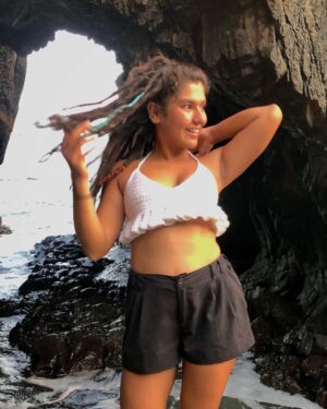 Nidhi Bhanushali Instagram - Ready for the summer and the swell. 

Crochetkini by meeeee
& 
Dreads chop chop by @goadreads