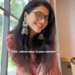 Nidhi Narwal Instagram - दुपट्टा, बिंदी और झुमके कविता हैं। ✨🫖🪷 #nidhinarwal #lifeofnidhi #jazbaatijantaa #ethnicwear #ethnics #traditional #ethnicfashion #ethnicearrings #ethnique #aesthetic #jhumka #bindi #bindilove #jhumkalove #kurtilover #ethniclove #comfort #fashion