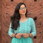 Nidhi Narwal Instagram - In english we say “Ready to mingle” but in Bollywood “Ankhon mein doob jaane ko… hum bekaraar baithe hain” 🙃🥰