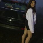 Nidhi Singh Instagram - Enjoy Enjaami 🎵🖤 📸: Mumma😘 #HazyPicturesClearMemories Lion Point Lonavla
