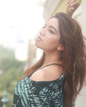 Nidhi Singh Instagram - October 🍁
•
•
@makeupbyshefali.s s X @khushghulati
