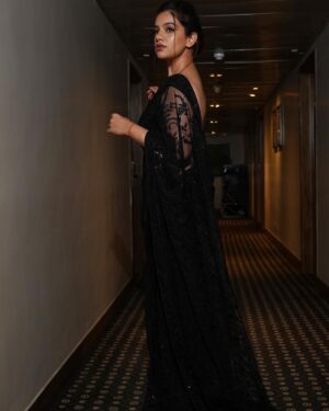 Nidhi Singh Instagram - Bespoke ✨✨
.
.
#PremierNight #Apharan2 #RanjanaButCouture