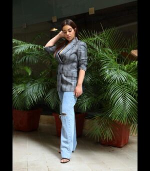 Nidhi Singh Instagram - ♠️
•
•
•
@makeupbyshefali.s X @khushghulati