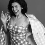 Nimrat Kaur Instagram - Black and white life main technicolour flavour!! 💚🖤💙🤍 HMU : @shraddhamishra8 assisted by @bharatlimba.hmu Outfit : @aaprolabel @gateway.pr Jewels : @ishhaara @ascend.rohank Styling : @namitaalexander assisted by @simrannakraa Photographer : @yashasvisharma #newagegirl #oldworldcharm #tuesdayvibes