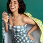 Nimrat Kaur Instagram - Black and white life main technicolour flavour!! 💚🖤💙🤍 HMU : @shraddhamishra8 assisted by @bharatlimba.hmu Outfit : @aaprolabel @gateway.pr Jewels : @ishhaara @ascend.rohank Styling : @namitaalexander assisted by @simrannakraa Photographer : @yashasvisharma #newagegirl #oldworldcharm #tuesdayvibes