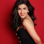 Nimrat Kaur Instagram - Weekend algorithm 🐈‍⬛♥️ Makeup : @nishisingh_muah Hair : @arvindkumar_hair Outfit : @sameermadan_official Earrings : @anaqajewels Heels : @louboutinworld Styling : @shaleenanathani assisted by @vasudhagupta Photographer : @visualaffairs_va #blackmagicwoman #blackoutfriday #weekendmood