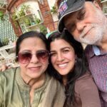 Nimrat Kaur Instagram - Generations of love and conversations about the exact same topics every trip! Ghar ke pyaar ki consistent vibe ♥️♾️ #hometime #fullheart #khaanekibaatein Bikaner House