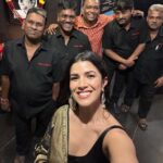 Nimrat Kaur Instagram - Haloed ground where the show goes on…never once without these ever smiling, peerless pillars of @prithvitheatre. Congratulations @kunal.r.kapoor and family on the 45th year of The Prithvi Theatre Festival. An unforgettable evening with the warmest familiar faces…so much cheer, love and laughter all around!! Long live theatre 🎭♥️♾️ #backtobasics #fullheart #onlylove