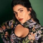 Nimrat Kaur Instagram - “Be like a wild flower, untamed, blooming wherever the wind takes you.” ❤️‍🔥 HMU : @nishisingh_muah assisted by @ashisbogi Outfit : @hm @rabanne #hm #RabanneHM Earrings : @viangevintage Heels : @off___white Styled by : @shaleenanathani Styling team : @vasudhagupta @simrankumar19 Photographer : @visualaffairs_va #promotions #BossBabeBela♠️ #BelaDiaries❤️‍🔥 #SajiniShindeKaViralVideo @maddock