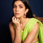Nimrat Kaur Instagram - Hari pari 💚🍀 HMU : @nishisingh_muah assisted by @ashisbogi Outfit : @stylemati Jewellery : @goldenwindow @ascend.rohank Styling : @shaleenanathani Styling team : @simrankumar19 @vasudhaguptaa Photographer : @visualaffairs_va #promotions #BossBabeBela♠️ #BelaDiaries❤️‍🔥 #SajiniShindeKaViralVideo @maddock