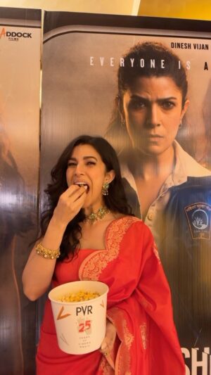 Nimrat Kaur Instagram - Reel aur real wala WAO !! 🤌🏼🌶️ 💁🏻‍♀️ 

#justlookinglikeawow #mainapnifavouritehoon #BossBabeBela♠️ #BelaDiaries❤️‍🔥 #selflove #trendingreels #reelsinstagram #sajinishindekaviralvideo