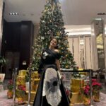 Nimrat Kaur Instagram - Twirling under the Christmas tree, my inner child kind of merry!!! 💋🎄♥️ Happy Christmas all!!! #hohoho #treemendous🥰 #loveandlight Under the Christmas Tree