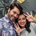 Nisha Krishnan Instagram - From 8 to ♾️ ...... That's us completing 8 years of marital bliss today 😍 Happy anniversary baby @prettysunshine28 Can't imagine life without you my angel.... Thank u for being my best friend and soul mate in this journey of life and giving us two more beautiful souls to share our life with 🥰 From now till forever.... #happyanniversary #8years #lovelifelaughter