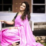 Nisha Krishnan Instagram - ❤️WELCOME FEBRUARY❤️ Wishing you a month filled with Love, Joy & Peace ❤️😄☮️ #february #love #joy #peace