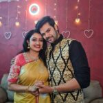Nisha Krishnan Instagram - உங்களுக்கும் உங்கள் குடும்பத்தில் உள்ள அனைவருக்கும் என் மனம் கனிந்த இனிய தீபாவளி நல்வாழ்த்துக்கள்🙂🎊✨🎇🎆✨🎊🎆🎇 Wishing you and your family a Very Happy Diwali🙂🎉 Lots of luv ❤️ ❤ #HappyDiwali #GaneshNisha