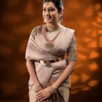 Nisha Krishnan Instagram - Traditional Look❣️ Makeup & Hairdo @ready_to_tangle Muse- @prettysunshine28 Behind the lens- @focuzstudios @chandrubharathy Stylist & Concept @sharmithmakeover Saree- @pachaiyappas_silks Blouse- @d.sign.d Jewellery- @theamethyststore Draping- @sharmithmakeover . . . . #southindianjewellery #indianbride #nishaganesh #amethystjewelry #pachaiyappassilks #nisha #bridalmakeup #velloremakeupartist #chennaimakeupartist #chennaimua #chennaihairstylist #traditionalsaree #kempujewellery #silverzarisaree #silksarees #southindiansaree #southindianbride #pachaiyappas @southindianbrides @southindianbrides