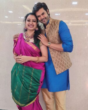Nisha Krishnan Instagram - Always better together!!❤️😘😘 with my number one #madisaarmaami 😍🤪 

#couple #couplelife #husbandandwife #wifey #partner #relationship