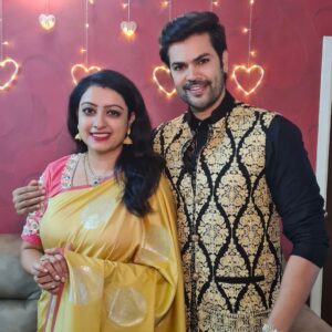 Nisha Krishnan Instagram - உங்களுக்கும் உங்கள் குடும்பத்தில் உள்ள அனைவருக்கும் என் மனம் கனிந்த இனிய தீபாவளி நல்வாழ்த்துக்கள்🙂🎊✨🎇🎆✨🎊🎆🎇

Wishing you and your family a Very Happy Diwali🙂🎉
Lots of luv ❤️ ❤ 

#HappyDiwali 
#GaneshNisha