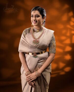 Nisha Krishnan Instagram - Go for GOBO
.
Model
@prettysunshine28 
.
Gear Used
@canonindia_official 
Canon EOS R5
Canon RF 85mm f/1.2 L USM
.
Light
@godox_global 
Godox AD600Pro
Godox AD200
Godox SK400
.
#gobo #diy #TraditionalPhotoshoot #NishaGanesh #ChandruBharathy #HighFashion #BehindTheScenes #CanonEOSR5 #BehindTheScenes #BTS #CapturedOnCanon #DoGreatWithCanon #EOSInfluencer #canonindia_official #ProTips #WeddingPhotographerMentor #PhotoMentor #AskChandruBharathy