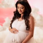 Nisha Krishnan Instagram - ECSTASY OF ANTICIPATION . The anticipation of a baby is what gives a special glow to the expectant mother ✨ • Studio & Maternity Gown - @artista_propshop •MUA- @kaviyaartistry_off •Outfit for @talk2ganesh - @his_studio • Creative set up - @vermiliondecors • Concept & Photography 📸 - @toddlersbyzerogravity . For bookings, contact: +919840767566 https://zerogravity.photography Shot on @canonindia_official . . . #love #maternity #bliss #pregnant #couple #happy #awaiting #instagood #zerogravityphotography