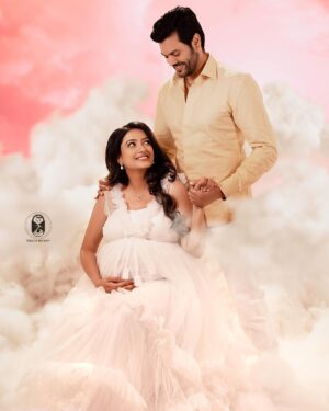 Nisha Krishnan Instagram - The warmth of togetherness adds to the health of the baby to be born in no small measure 🩷

• Studio & Maternity Gown - @artista_propshop 

•MUA- @kaviyaartistry_off 

•Outfit for @talk2ganesh - @his_studio 

• Creative set up - @vermiliondecors 

• Concept & Photography 📸 - @toddlersbyzerogravity 
. 
For bookings, contact: +919840767566
https://zerogravity.photography
Shot on @canonindia_official 
.
.
.
#love #maternity #bliss #pregnant #couple #happy #awaiting #instagood #zerogravityphotography