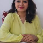 Nisha Krishnan Instagram - Eating a handful of almonds daily helps me stay active and my skin healthy on and off camera ! #ad #HolisticHealthWithAlmonds #health #fitness #almonds #paidpartnership #collab