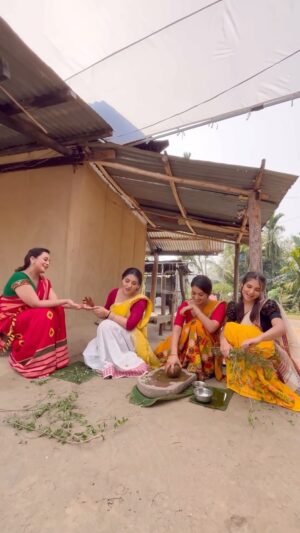 Nishita Goswami Instagram - কুঞ্জলতাক ২২  এপ্ৰিলৰ সন্ধিয়া ৬ বজাত  আপোনালোকৰ মাজলৈ আগবঢ়াই দিম...❤️

@nishitagoswami01 @rimpidas @shyamontikasharma @digantabharati @pranoy.dutta.5 @sachin_baruah_official @bitul_cinematographer @juganta_das_photography @makeup_bijeta @makeup_artist_subhash @papluchetia