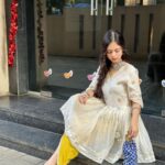 Nitanshi Goel Instagram - Happy Diwali loveliesss 🪔🪞✨ 👗 @kirtiagarwal_varsha Jewellery @teejhindia #happydiwali #nitanshigoel #nitanshi #nitanshians #laapataladies