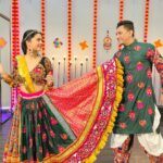 Nitanshi Goel Instagram - Bataaiye ye Kaunsi Dance form hai?✨ . Choreography - @thangaatgarba Assisted by - @jahnvidoshi_ Shot and edited by - @filmingbproductions Outfits - @rupaldesignstudio HMU - @beauty_paradise1402 📍@mantras11official #NitanshiGoel #ThangaatGarba #garba #garbadance #garbareels #garbasteps #BoomPadi #majama #madhuridixit #happynavratri #trendingreels #barrels #nitanshians