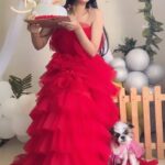 Nitanshi Goel Instagram - Comment your birthday month♥️🥳 Let’s see which month wins 🤩 (Star celebrity @queeniebholibhaali She was not well since a month, that’s why looking weak🥺) . 👗 @the_adhya_designer 👡 @head.to.toe.glamour Event managed by @asquaremedia786 Decor- @all_grand_events 🎂@mariyams_cakery . #nitanshigoel #nitanshians #birthdaymonth
