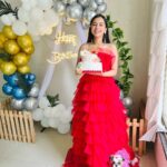 Nitanshi Goel Instagram - Happy 15th Birthday to me♥️✨ . 👗 @the_adhya_designer Event managed by @asquaremedia786 Decor- @all_grand_events 🎂@mariyams_cakery . #15thbirthday #happybirthday #nitanshigoel Its My Birthday